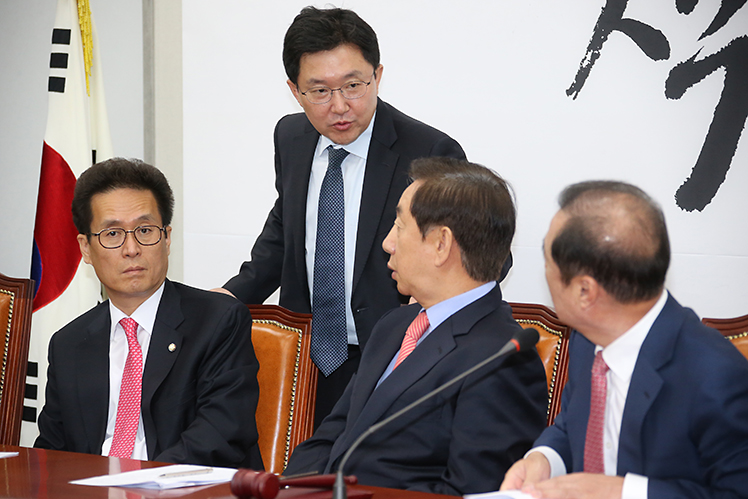 제목 노출 영역입니다 이미지
