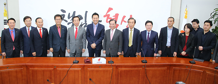 제목 노출 영역입니다 이미지