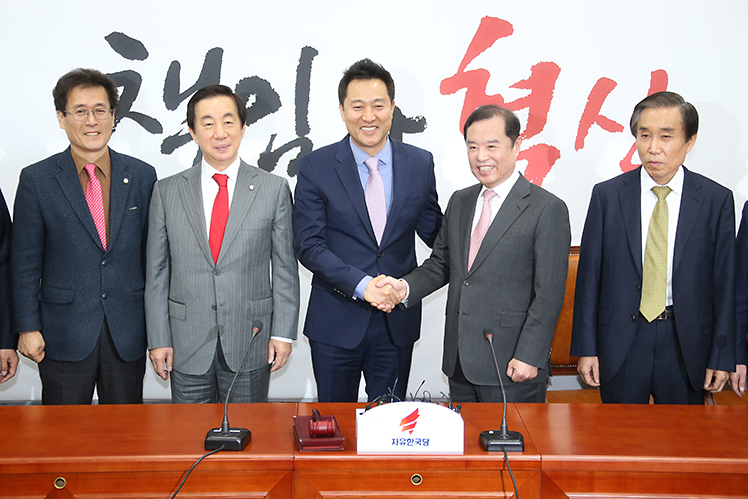 제목 노출 영역입니다 이미지