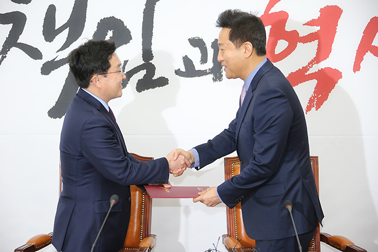 제목 노출 영역입니다 이미지