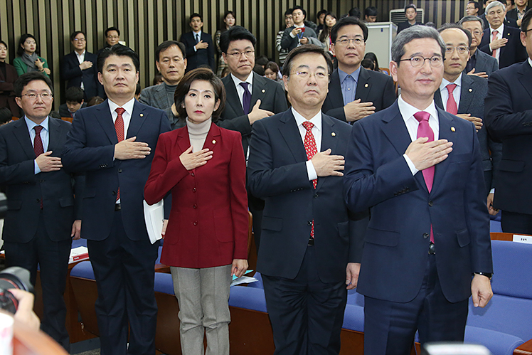 제목 노출 영역입니다 이미지