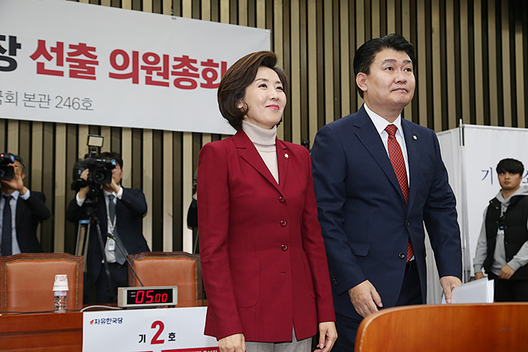 제목 노출 영역입니다 이미지