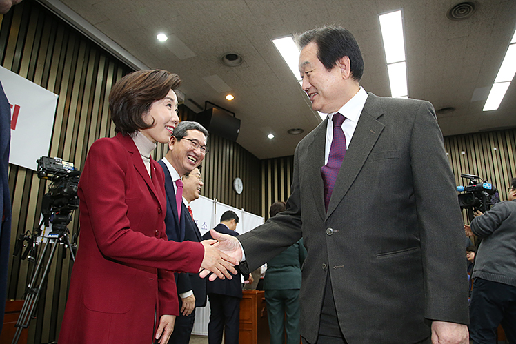 제목 노출 영역입니다 이미지