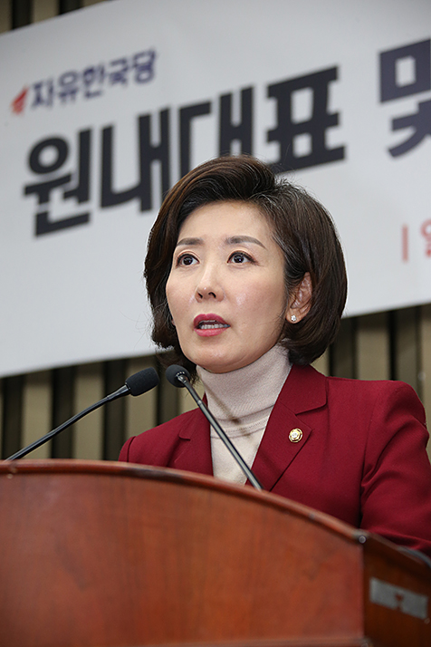 제목 노출 영역입니다 이미지