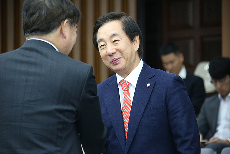 제목 노출 영역입니다 이미지