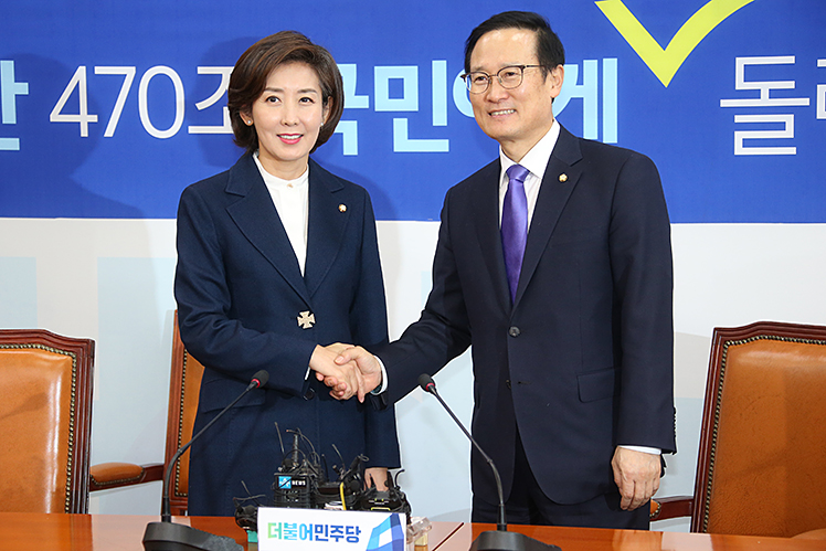 제목 노출 영역입니다 이미지