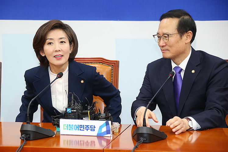제목 노출 영역입니다 이미지