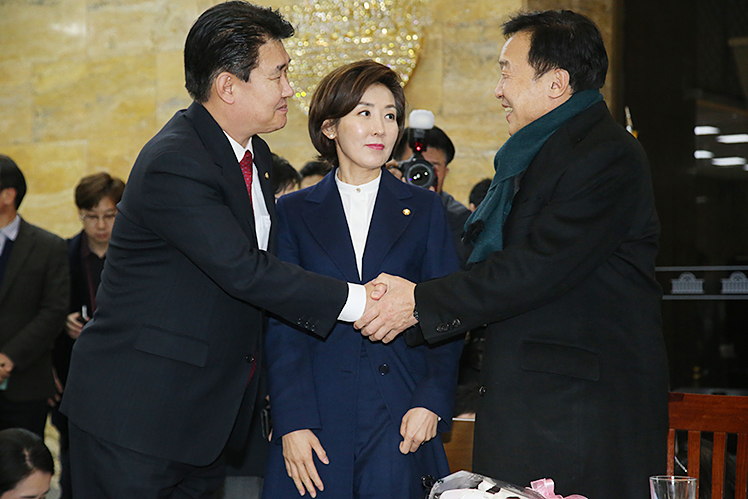 제목 노출 영역입니다 이미지