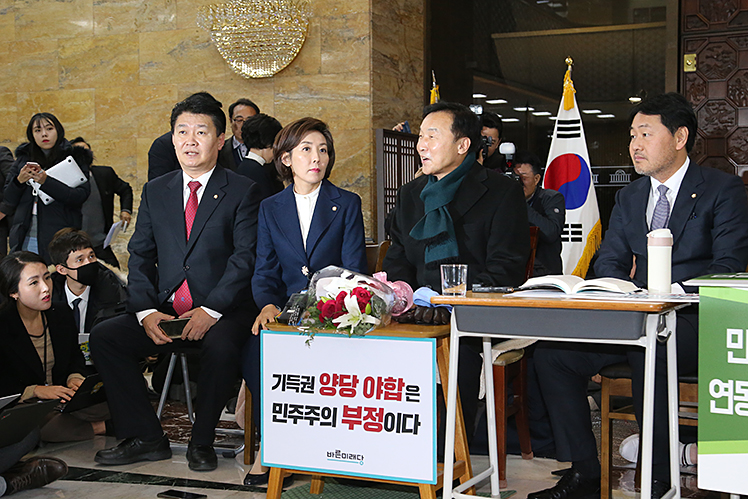 제목 노출 영역입니다 이미지