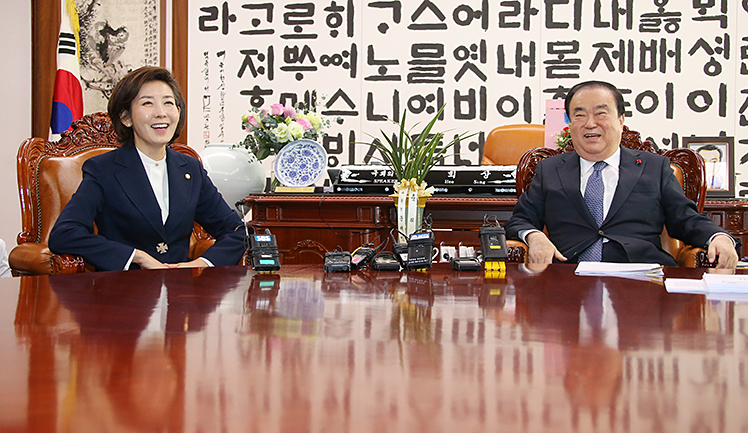 제목 노출 영역입니다 이미지