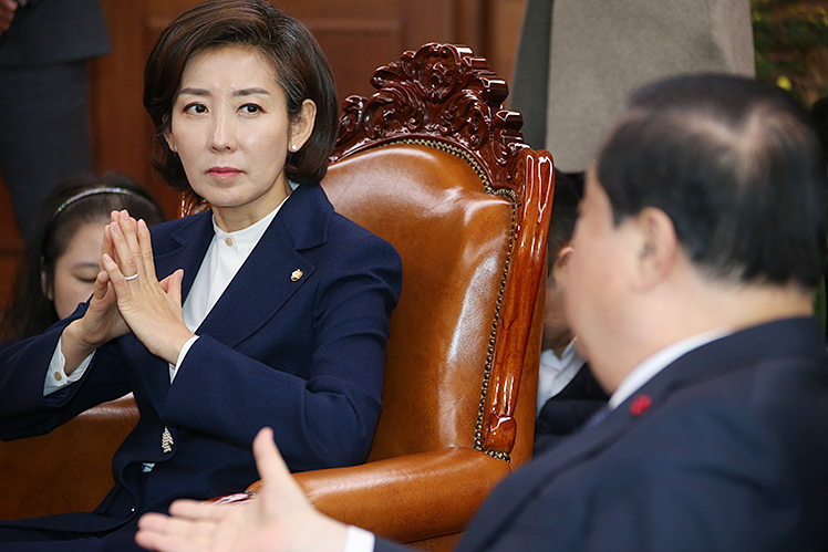 제목 노출 영역입니다 이미지