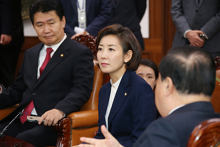 제목 노출 영역입니다 이미지