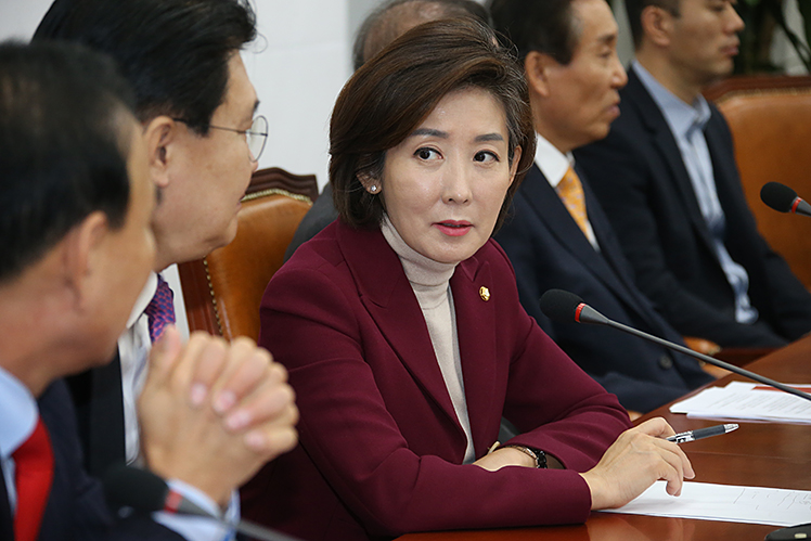 제목 노출 영역입니다 이미지