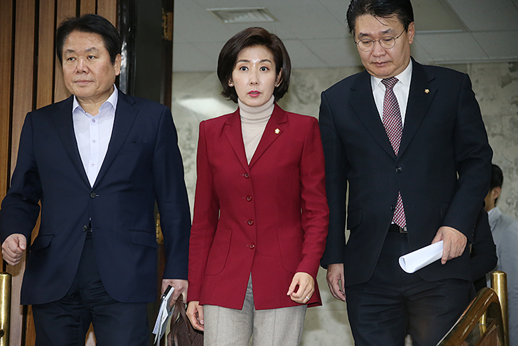 제목 노출 영역입니다 이미지