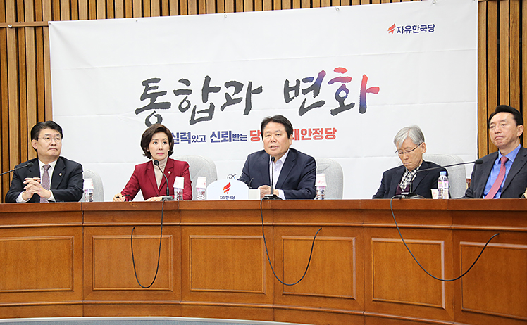 제목 노출 영역입니다 이미지