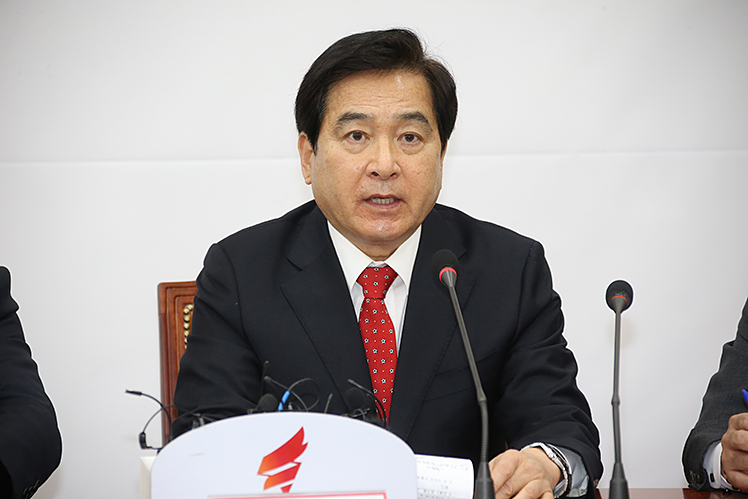 제목 노출 영역입니다 이미지