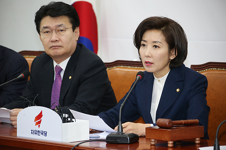 제목 노출 영역입니다 이미지