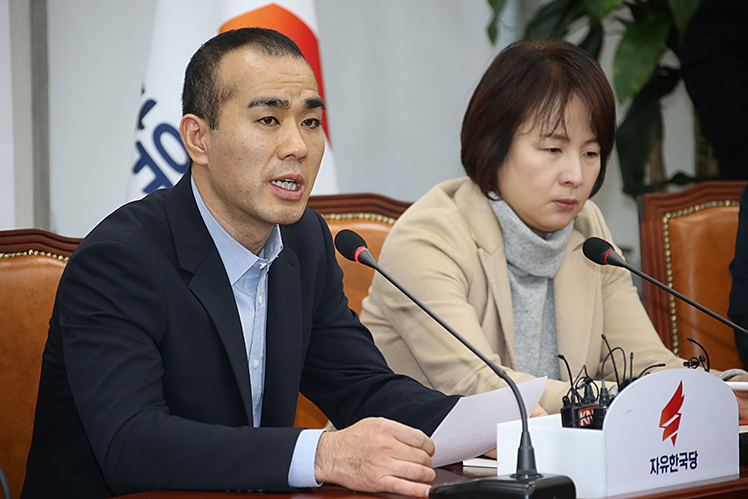 제목 노출 영역입니다 이미지