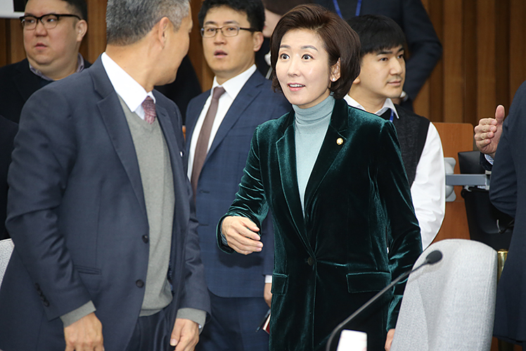 제목 노출 영역입니다 이미지