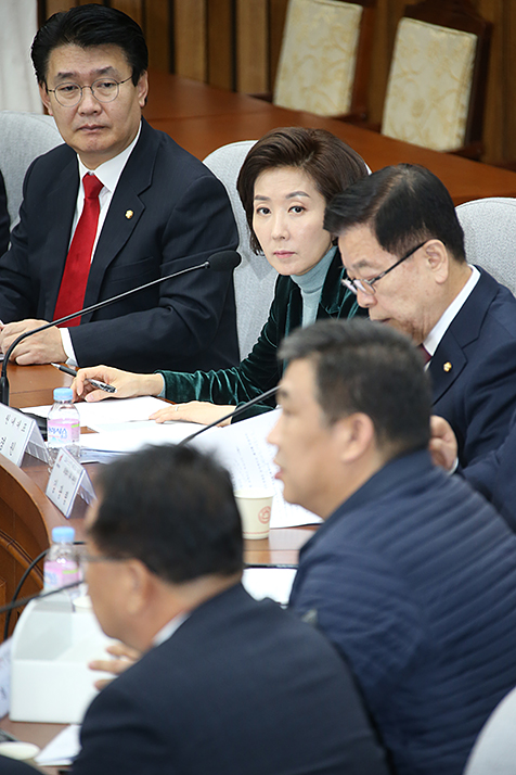 제목 노출 영역입니다 이미지