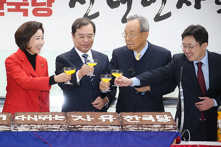 제목 노출 영역입니다 이미지