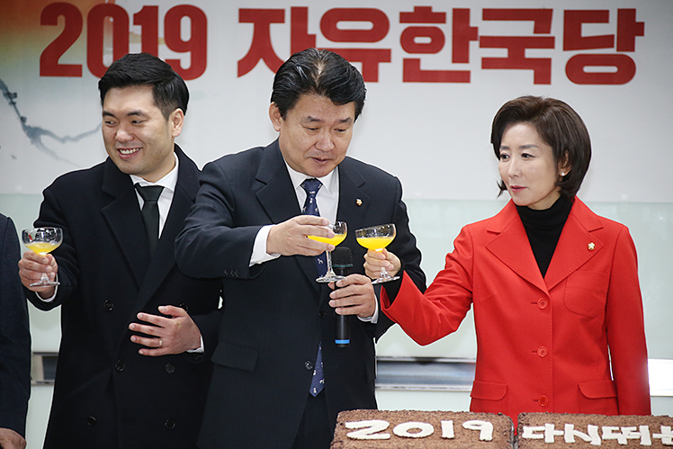 제목 노출 영역입니다 이미지