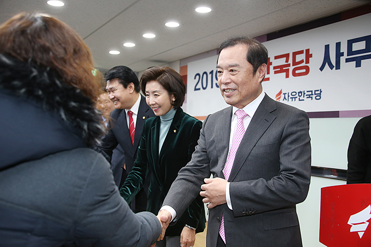제목 노출 영역입니다 이미지