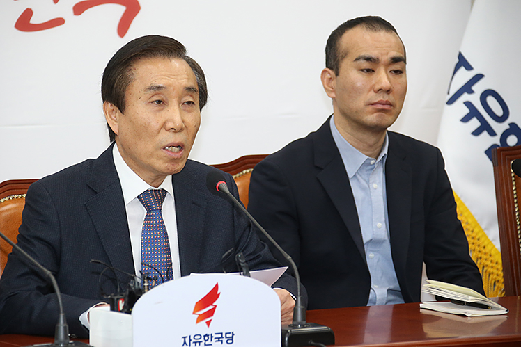 제목 노출 영역입니다 이미지