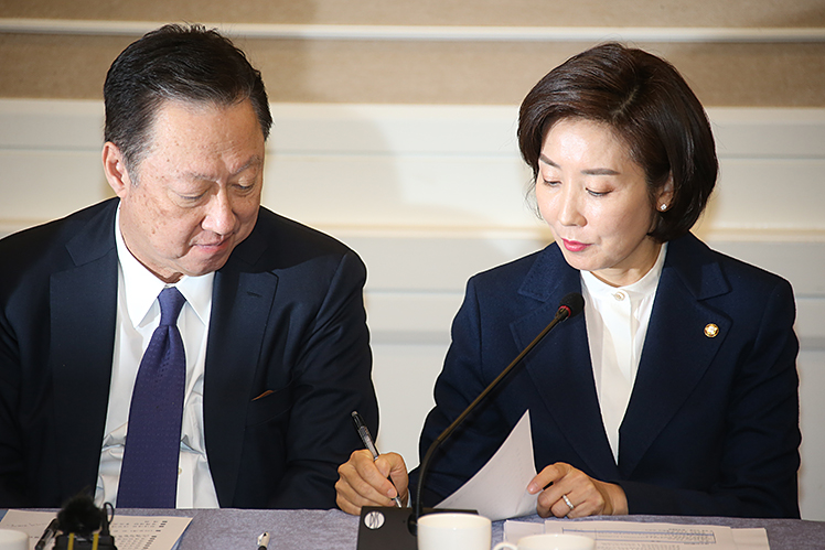제목 노출 영역입니다 이미지