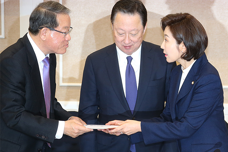 제목 노출 영역입니다 이미지