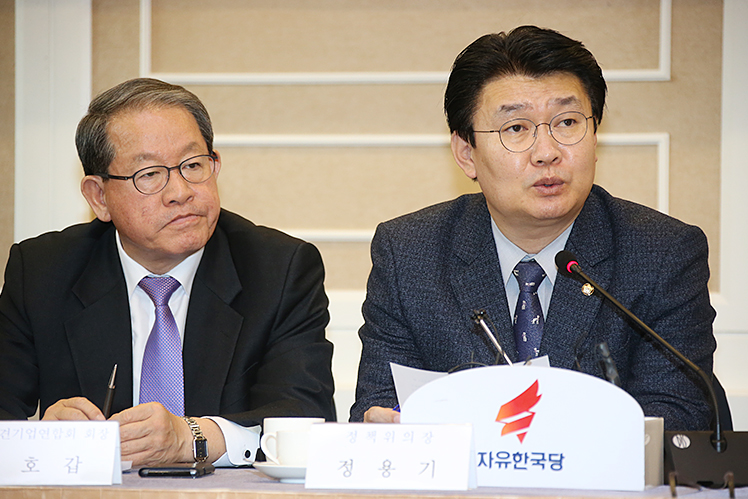 제목 노출 영역입니다 이미지