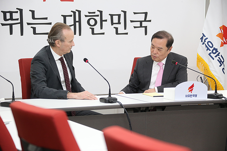 제목 노출 영역입니다 이미지