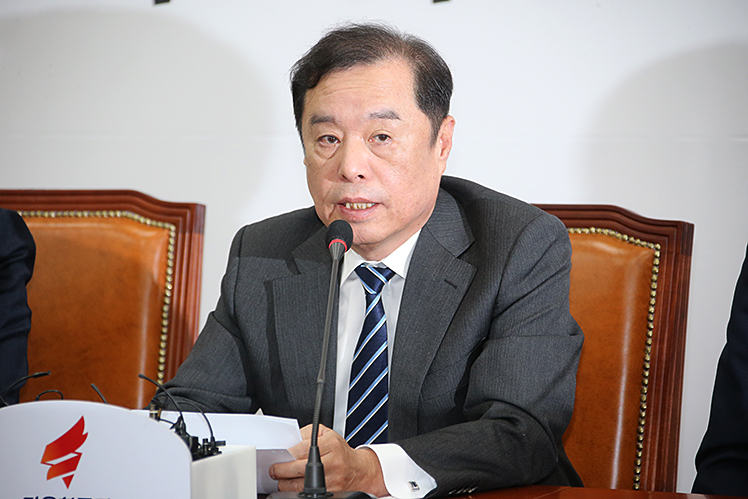 제목 노출 영역입니다 이미지