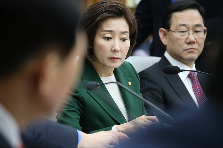 제목 노출 영역입니다 이미지