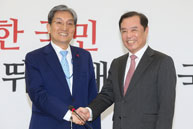 김병준 비상대책위원장, 신임 청와대 비서실장·정무수석 접견