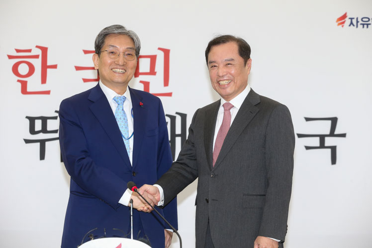 제목 노출 영역입니다 이미지