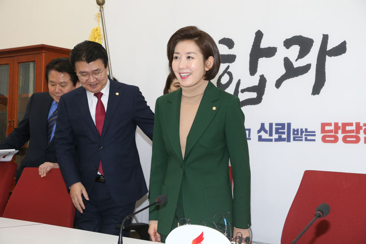 제목 노출 영역입니다 이미지