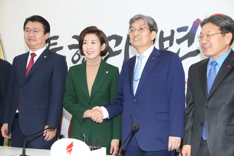 제목 노출 영역입니다 이미지