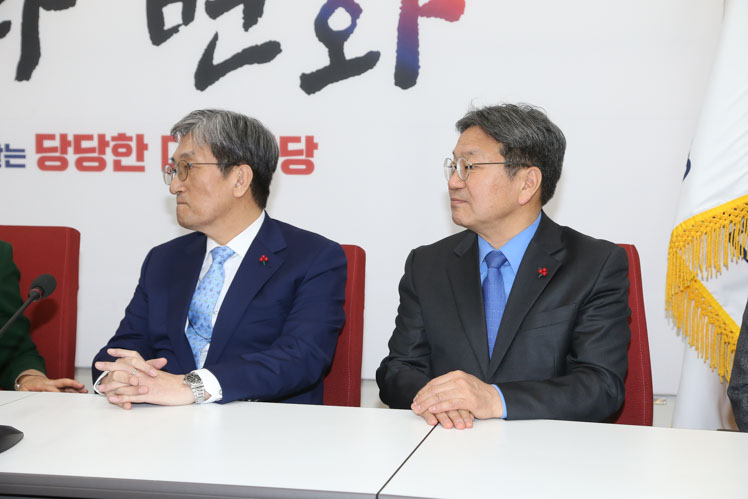 제목 노출 영역입니다 이미지