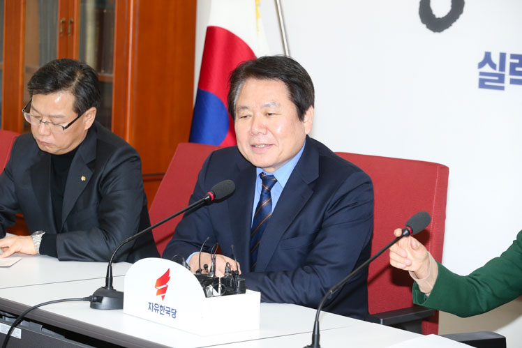 제목 노출 영역입니다 이미지