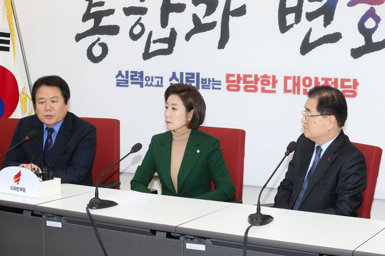 제목 노출 영역입니다 이미지