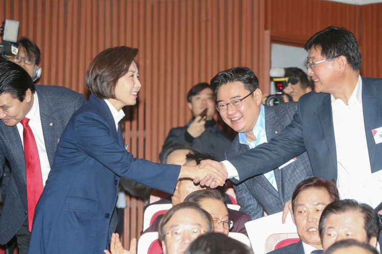 제목 노출 영역입니다 이미지