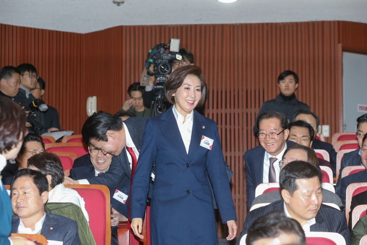 제목 노출 영역입니다 이미지