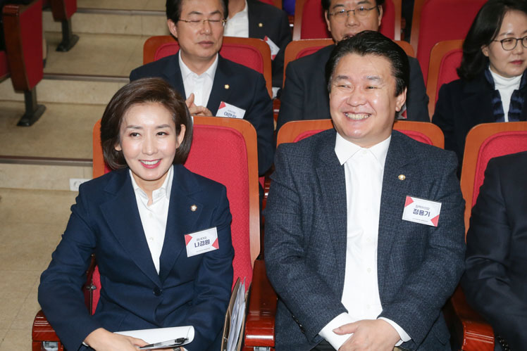 제목 노출 영역입니다 이미지