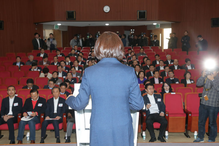 제목 노출 영역입니다 이미지