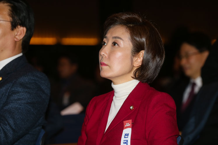제목 노출 영역입니다 이미지