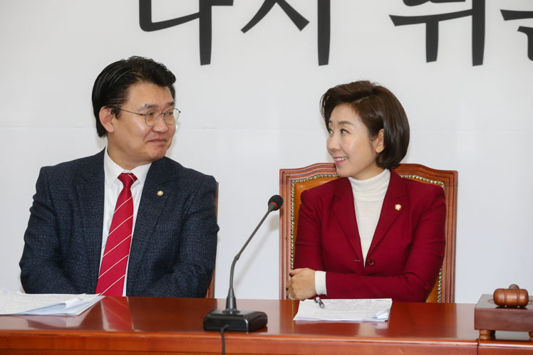 제목 노출 영역입니다 이미지