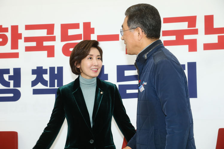 제목 노출 영역입니다 이미지