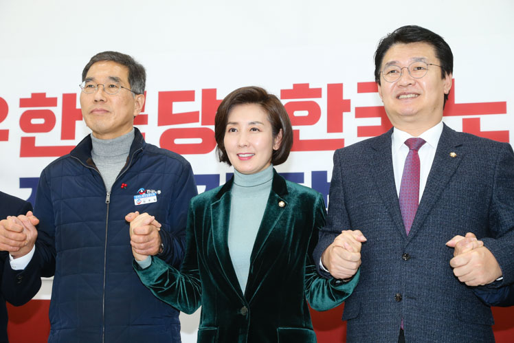 제목 노출 영역입니다 이미지