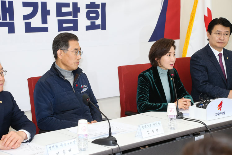 제목 노출 영역입니다 이미지